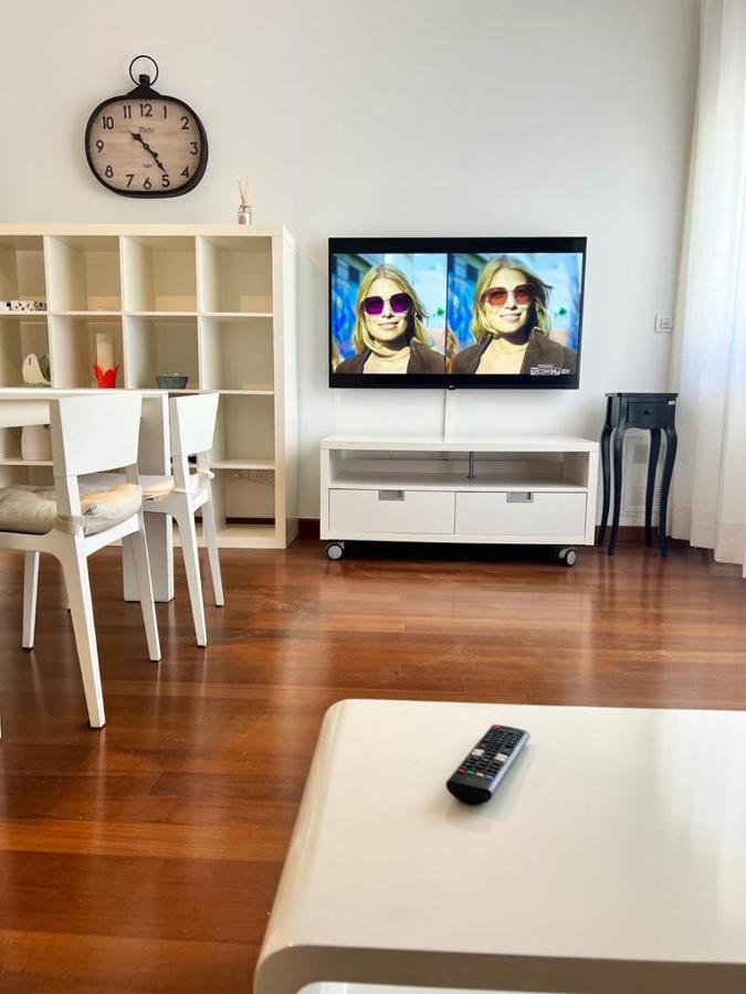Piazza Italia Luxury Apartment キアンチャーノ・テルメ エクステリア 写真