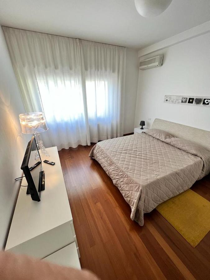 Piazza Italia Luxury Apartment キアンチャーノ・テルメ エクステリア 写真