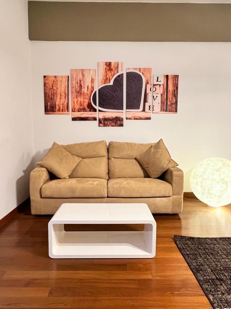 Piazza Italia Luxury Apartment キアンチャーノ・テルメ エクステリア 写真