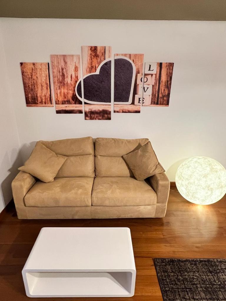 Piazza Italia Luxury Apartment キアンチャーノ・テルメ エクステリア 写真
